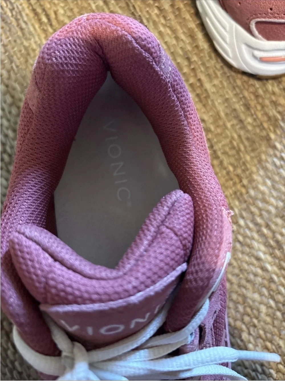 Vionic stylish pink